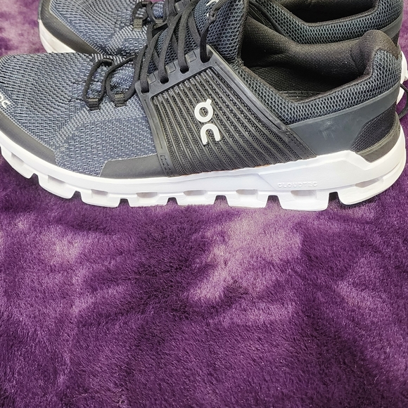 On Women's Black Sneakers sz 10.5 - Picture 5 of 13